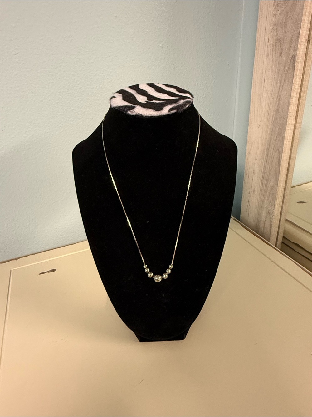 Silver Tone Graduated Bead Necklace 18” Delicate Minimalist